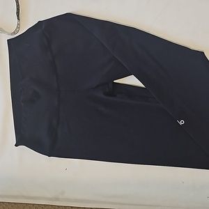 SOLD Alo Yoga Black Cropped Leggings Size Medium